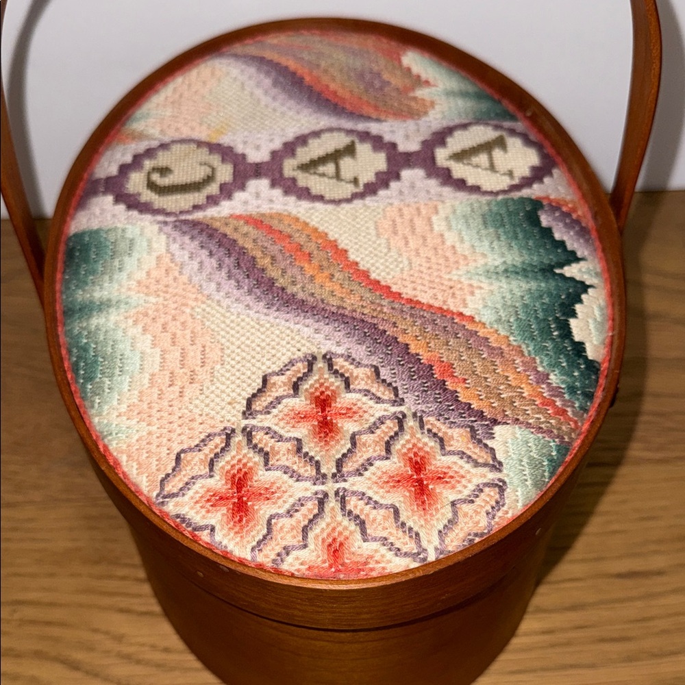 Shaker Sewing Basket Embroidered Lid Wooden Basket - Picture 4 of 14